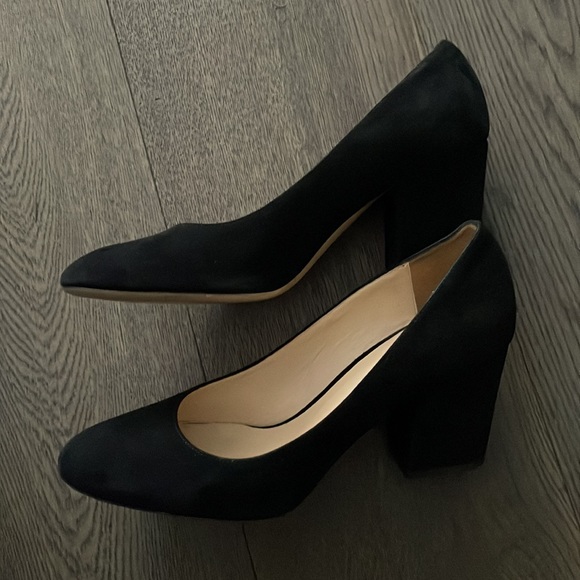 Black Suede Round Toe Block Heel Pumps - Size 39.5 - Picture 4 of 6
